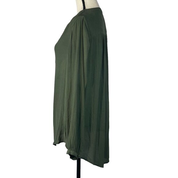 And Now This Large Top Button-Up Keyhole V-Neck Long Sleeve Hi-Low Pleated Green - Picture 6 of 10